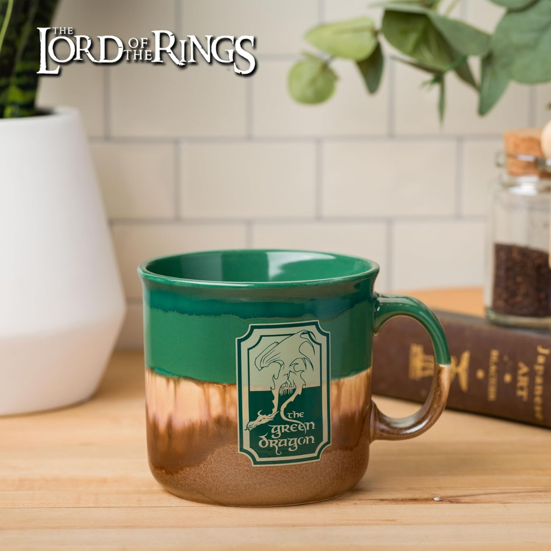 Taza grande de cerámica El Señor de los Anillos – El Dragón Verde (20 oz) | Silver Buffalo